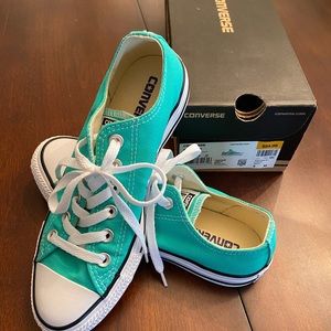 Converse all-star tennis shoes